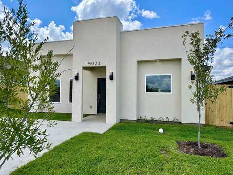 5023 Carambola Ln., Laredo, TX 78046