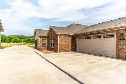 140 Garden Gate Drive, Berea, KY 40403