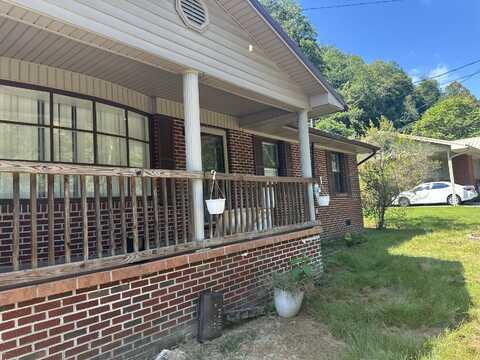 75 Station Branch, Prestonsburg, KY 41653