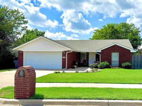 113 SE Churchill Way, Lawton, OK 73501