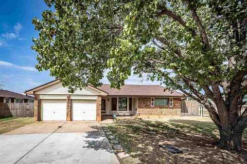 3801 NW Meadowbrook Dr, Lawton, OK 73505