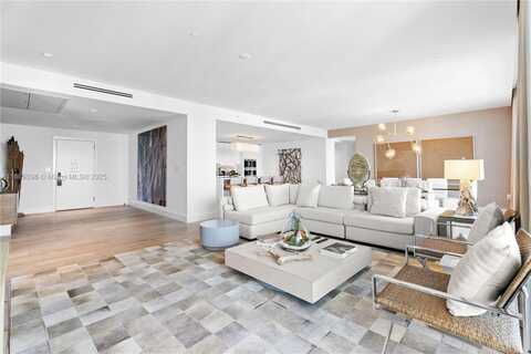 102 24th St, Miami Beach, FL 33139