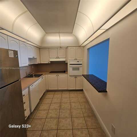 19390 Collins Ave, Sunny Isles Beach, FL 33160