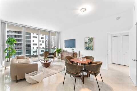 1331 Brickell Bay Dr, Miami, FL 33131
