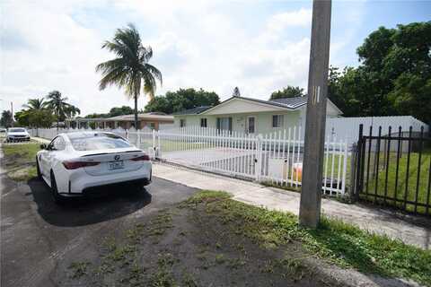 4526 NW 200th St, Miami Gardens, FL 33055
