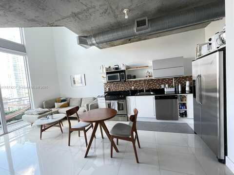 690 SW 1st Ct, Miami, FL 33130
