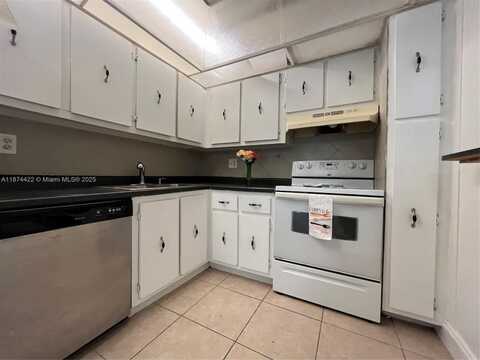 4354 NW 9th Ave, Deerfield Beach, FL 33064