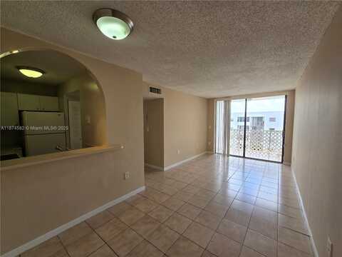 8185 NW 7th St, Miami, FL 33126
