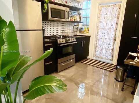 439 15th St, Miami Beach, FL 33139