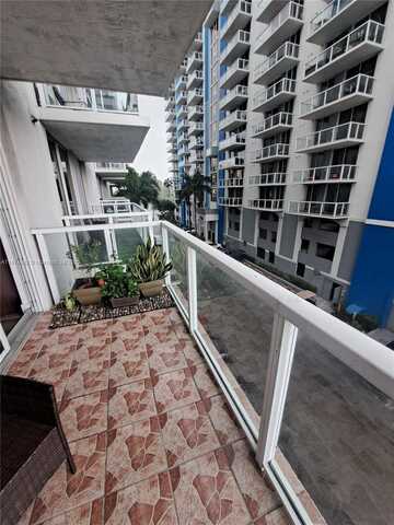 5091 NW 7th St, Miami, FL 33126
