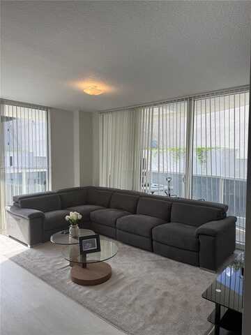 601 NE 23rd St, Miami, FL 33137