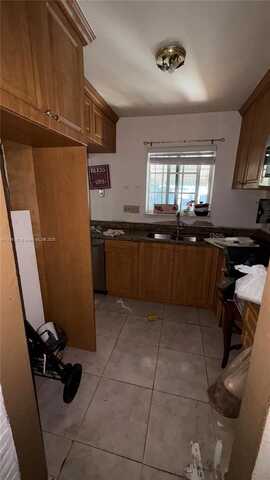1635 NW 130th St, North Miami, FL 33167