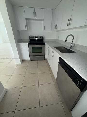 13700 NE 6th Ave, North Miami, FL 33161