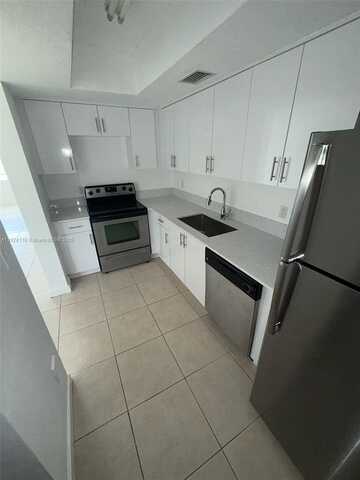 13700 NE 6th Ave, North Miami, FL 33161