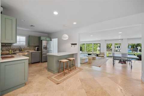 1681 Daytonia Rd, Miami Beach, FL 33141