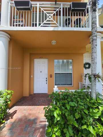 323 SW 13th Ter, Fort Lauderdale, FL 33312