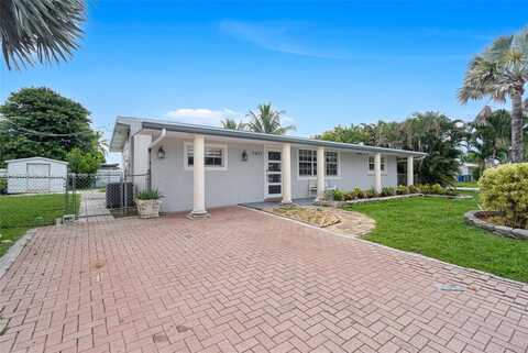 7951 NW 11th St, Pembroke Pines, FL 33024