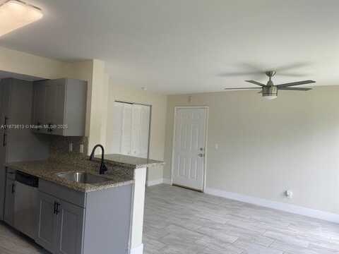 8737 NW 39th St, Sunrise, FL 33351