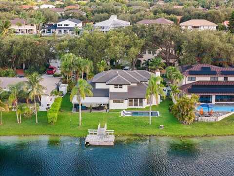 8001 NW 166th St, Miami Lakes, FL 33016