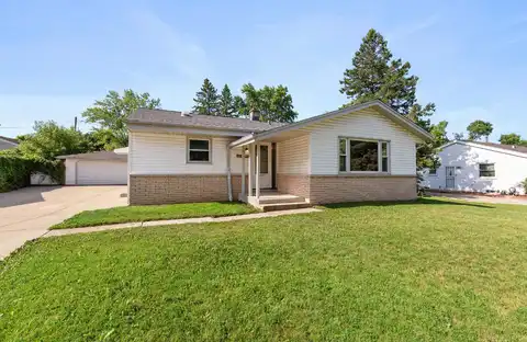 9313 W Clovernook St, Milwaukee, WI 53224