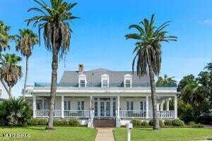 120 W Scenic Drive, Pass Christian, MS 39571
