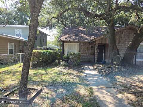 171 Saint Charles Avenue, Biloxi, MS 39530