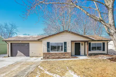 728 Holiday Drive, Fortville, IN 46040