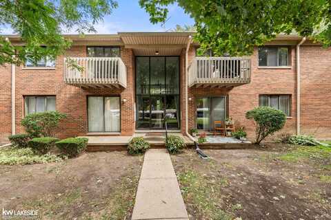 42184 Toddmark, Clinton Township, MI 48038