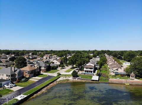 22515 Wildwood, Saint Clair Shores, MI 48081
