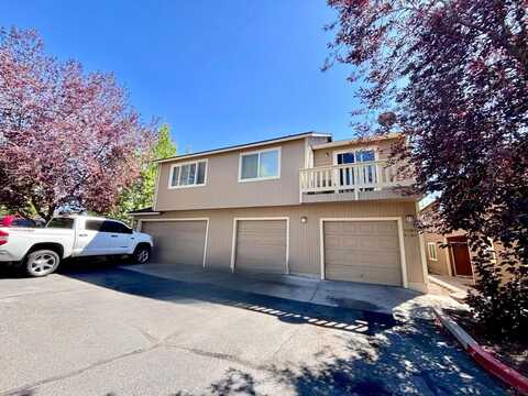 1995 SW Canyon Drive, Redmond, OR 97756