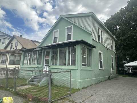 11 Camp St, Worcester, MA 01603