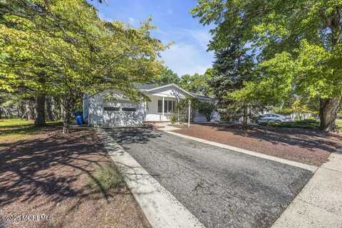 105 Castleton Drive, Toms River, NJ 08757