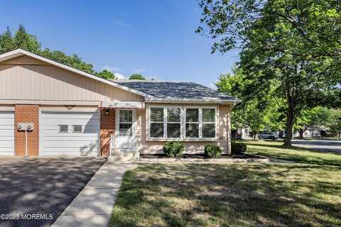 10 Jefferson Lane, Whiting, NJ 08759