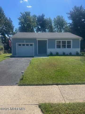 11 Northumberland Drive, Toms River, NJ 08757