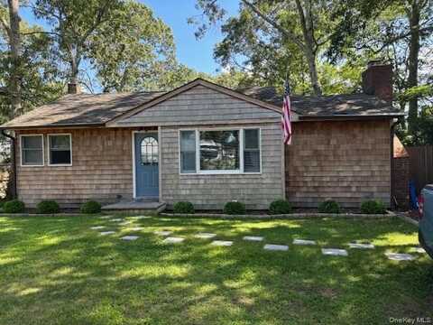 19 Hart Avenue, Flanders, NY 11901