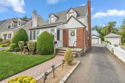 136 Madison Street, Franklin Square, NY 11010