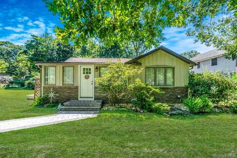 10 Community Road, Coram, NY 11727