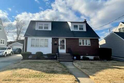 109 Schenck Boulevard, Floral Park, NY 11001