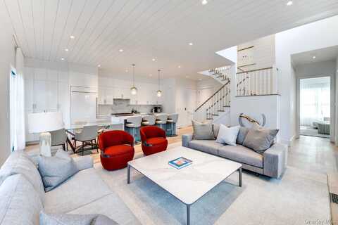 2 Spruce Court, Water Mill, NY 11976