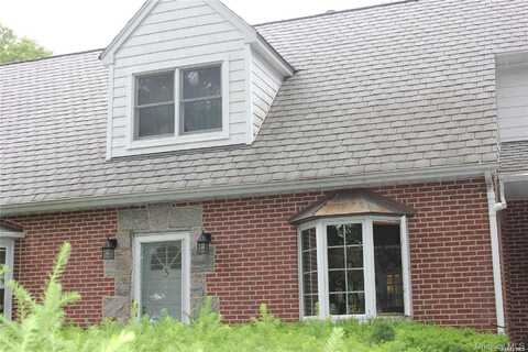 3 Meadowbrook Drive, Huntington Station, NY 11746