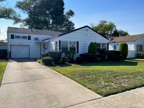 27 Jay Street, Oyster Bay, NY 11801