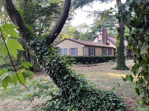 1240 August Road, North Babylon, NY 11703