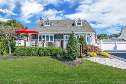 87 Ecker Avenue, West Babylon, NY 11704