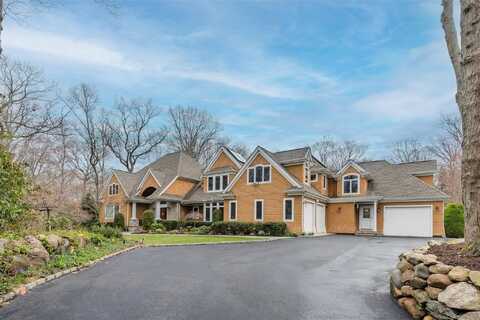 1 Uva Way, Port Jefferson, NY 11777