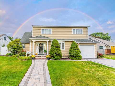 29 Underhill Avenue, Syosset, NY 11791