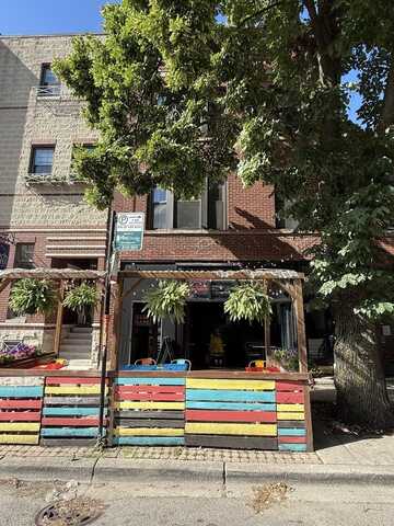 2022 W Roscoe Street, Chicago, IL 60618