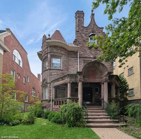 4516 N Sheridan Road, Chicago, IL 60640