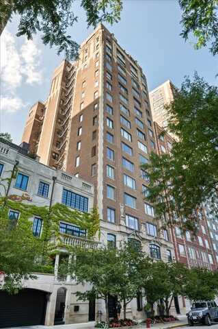 2130 N LINCOLN PARK WEST Avenue, Chicago, IL 60614
