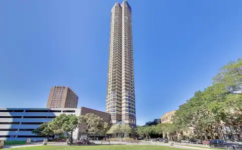 3660 N Lake Shore Drive, Chicago, IL 60613