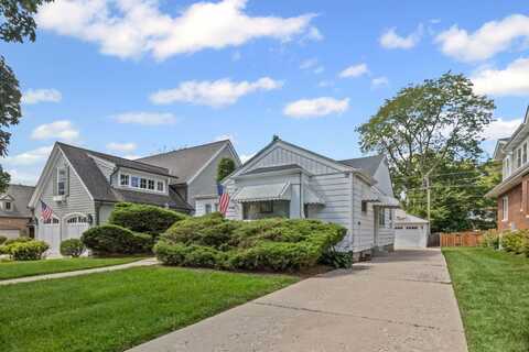 924 N Highland Avenue, Arlington Heights, IL 60004